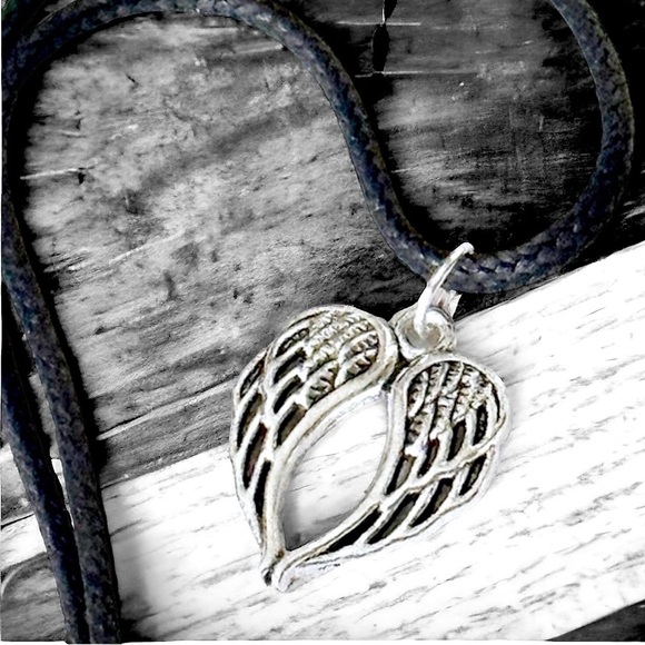 5 For $25💫Alternative Silver Angel Wings Pendant Necklace - Picture 3 of 4